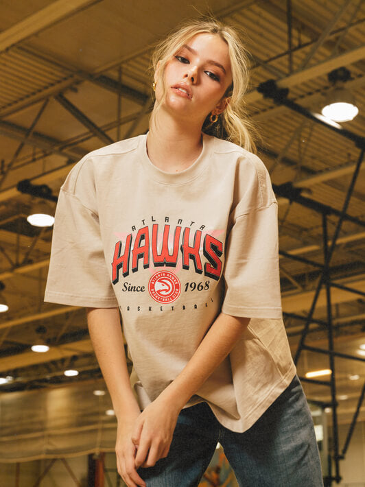 Atlanta Hawks Fanatics Branded Mono Logo Graphic Oversized T-Shirt - Womens